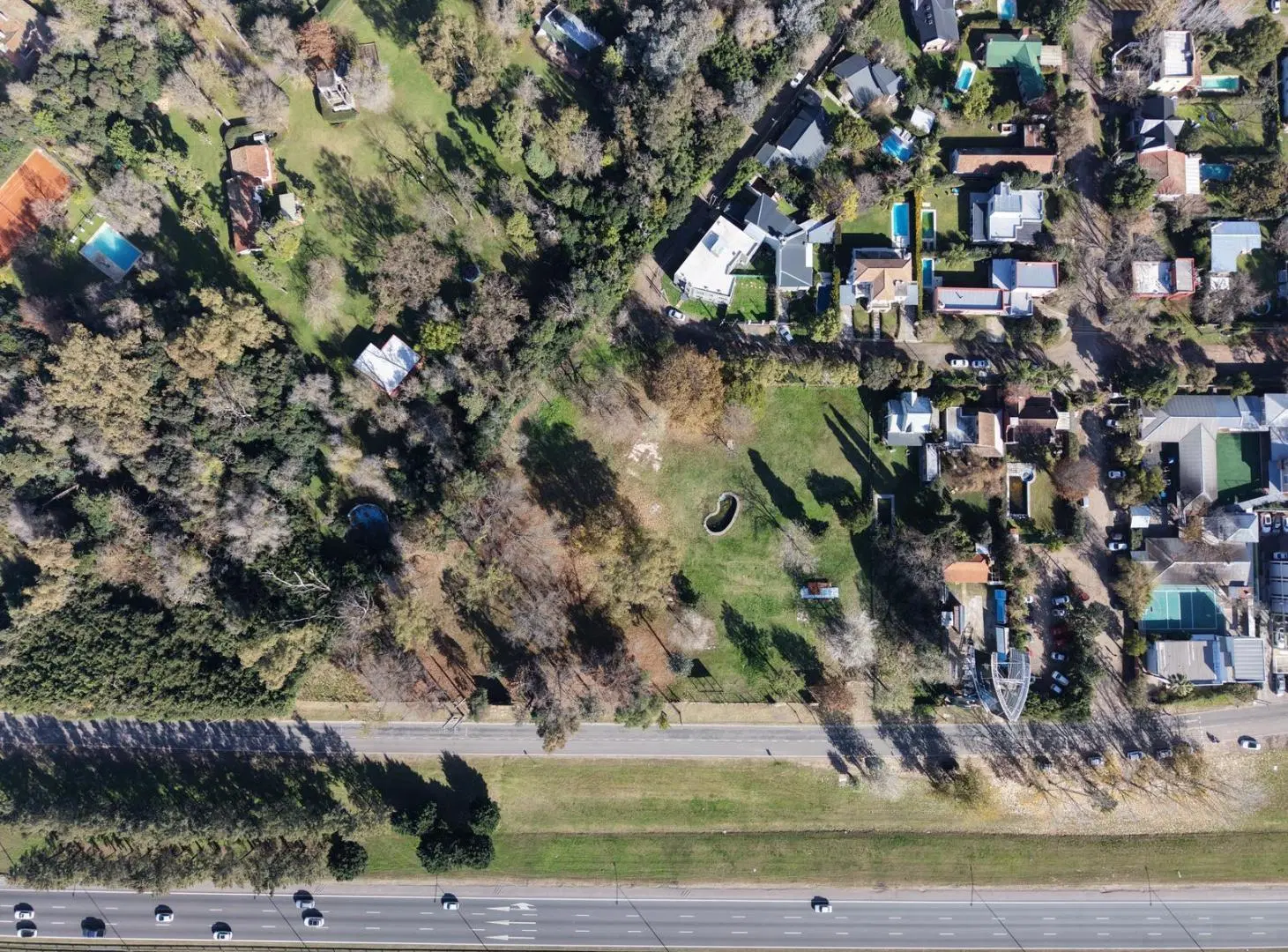Terreno de 5.838m² en Venta - Pilar 4