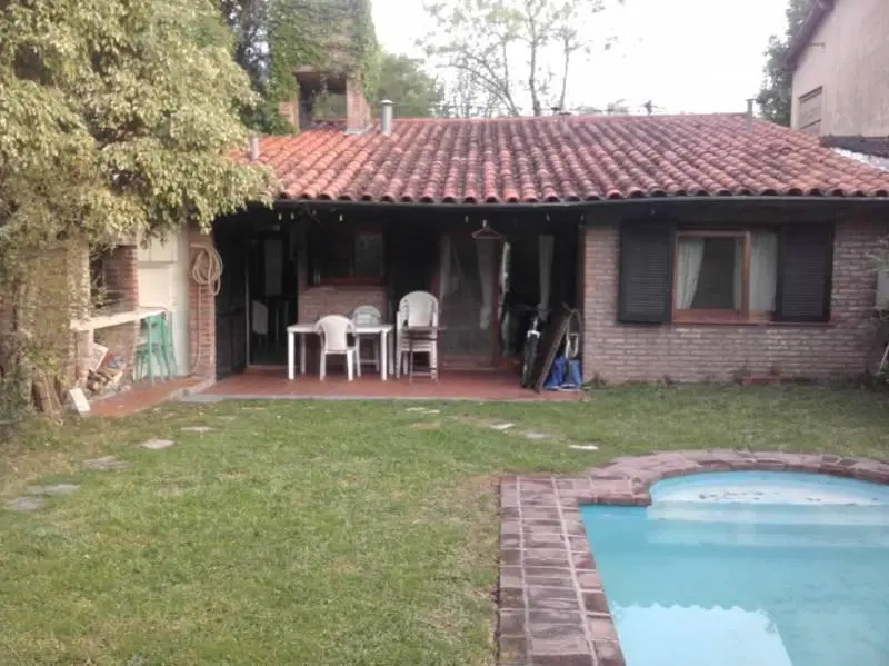 Chalet en Venta, ubicado en Martínez de Av. del Libertador al Río. 8