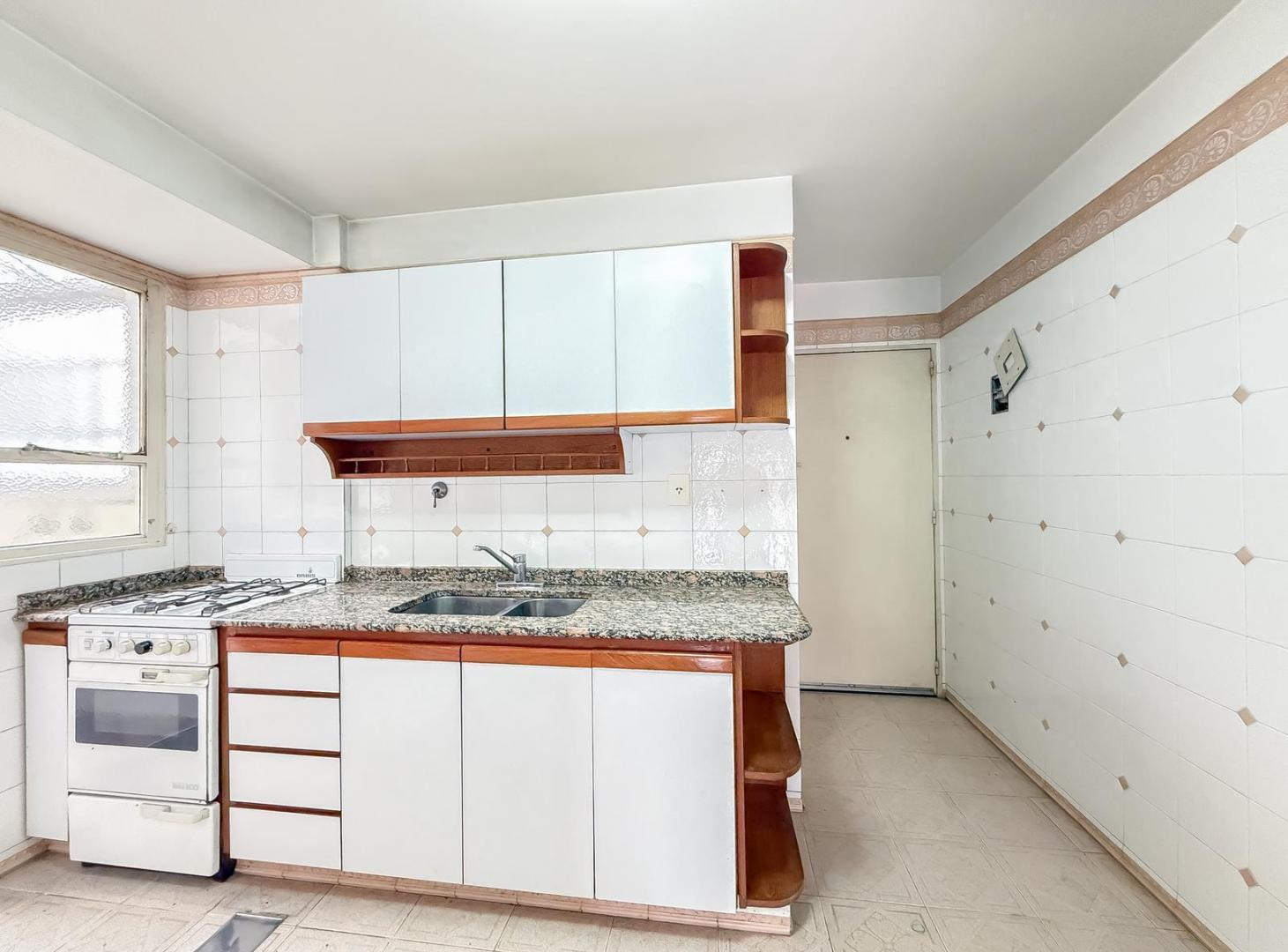 Foto de Departamento de 4 Ambientes en Venta, Con Patio y Baulera - Vicente, imagen 5