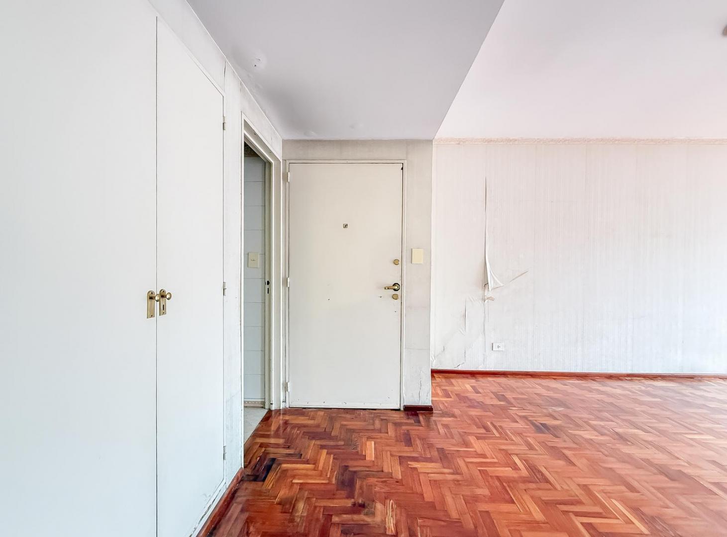 Foto de Departamento de 4 Ambientes en Venta, Con Patio y Baulera - Vicente, imagen 2