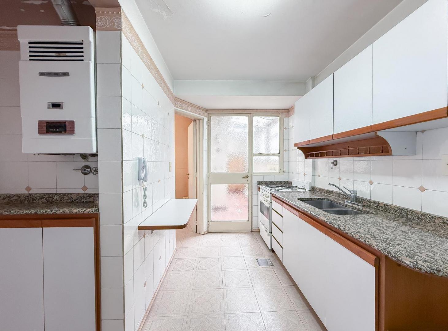 Foto de Departamento de 4 Ambientes en Venta, Con Patio y Baulera - Vicente, imagen 4