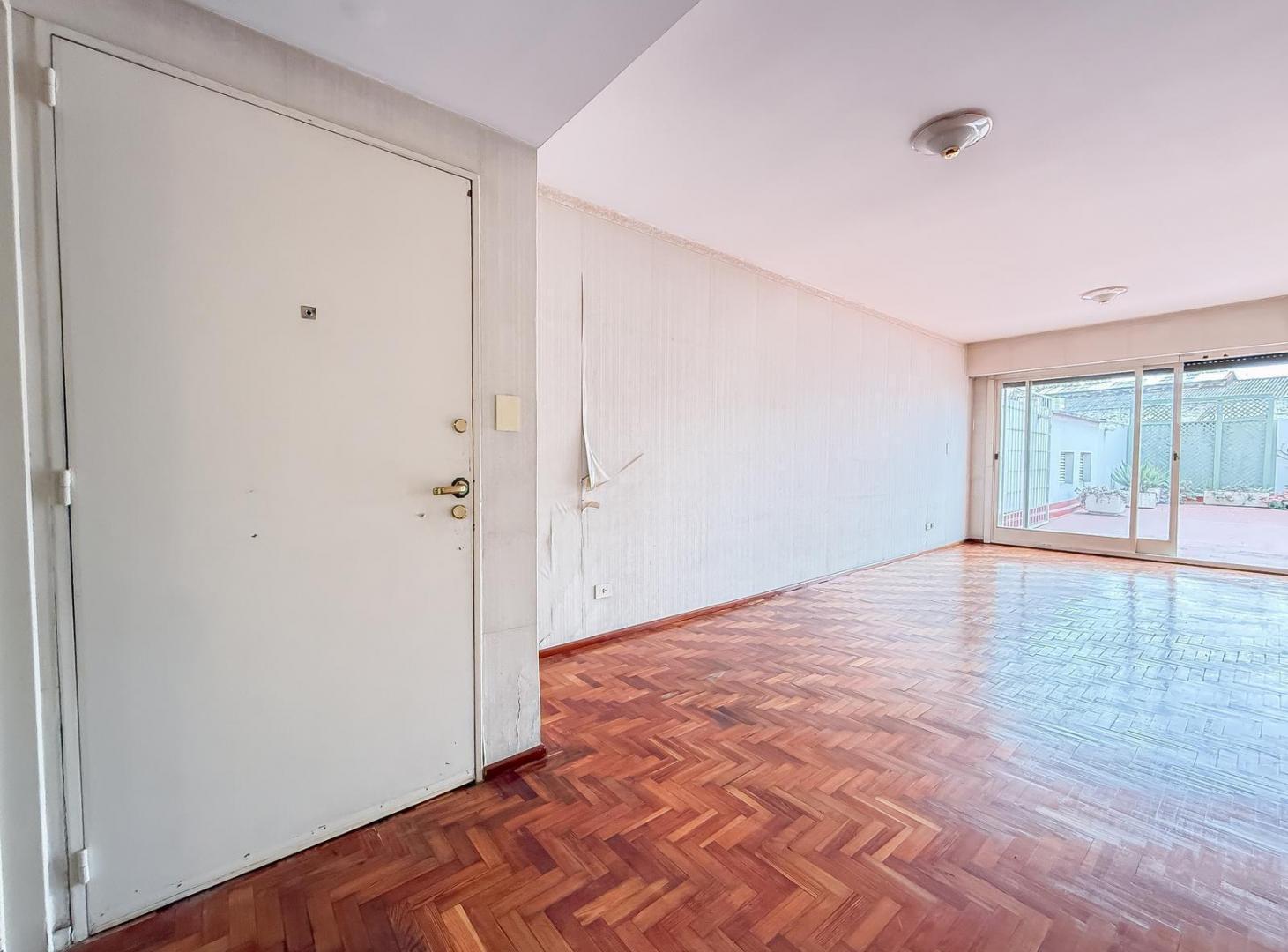Foto de Departamento de 4 Ambientes en Venta, Con Patio y Baulera - Vicente, imagen 3