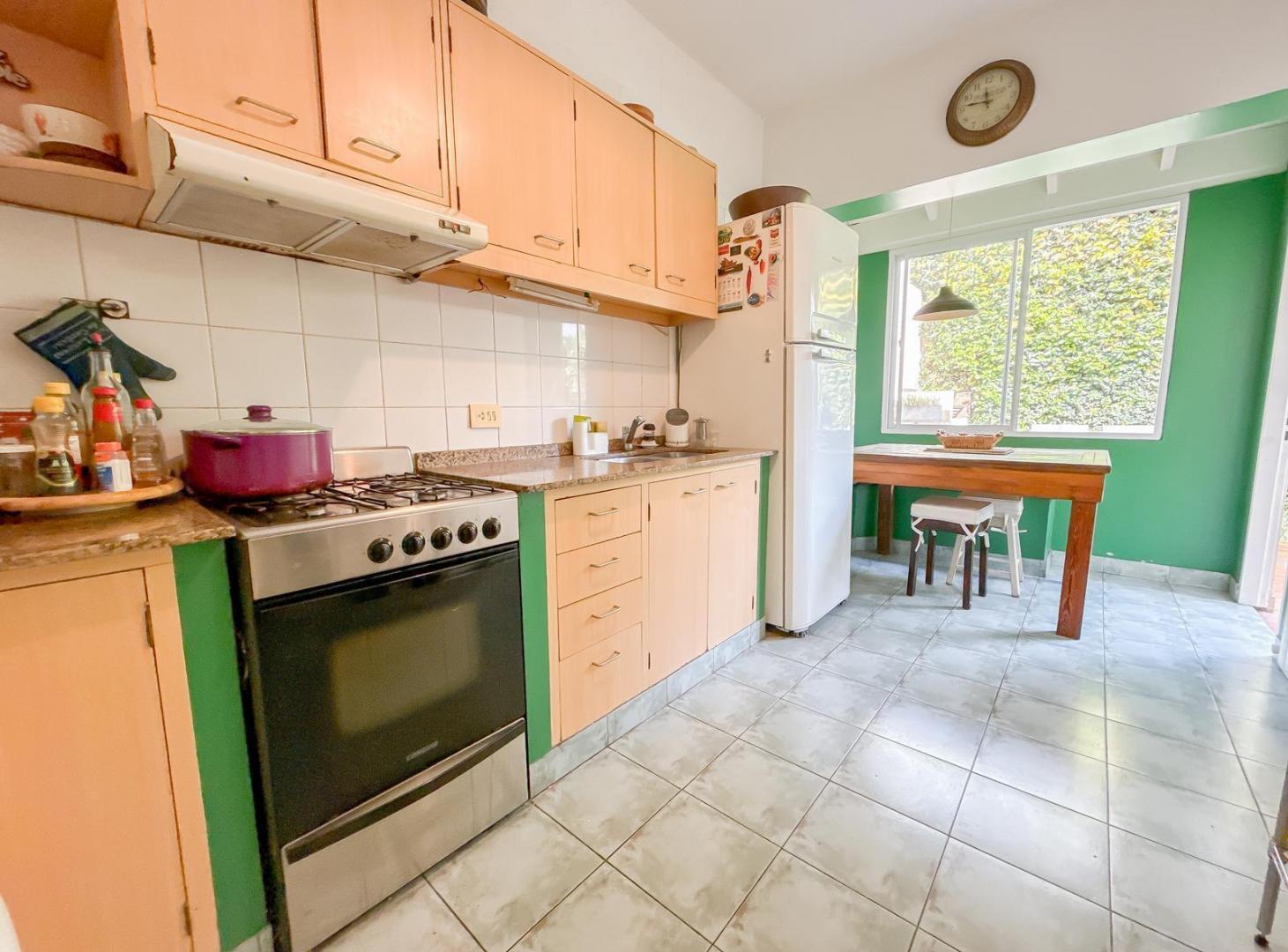 Foto de Casa en Venta de 2 Plantas con Gran Playroom y Jardín - Vicente López, imagen 5