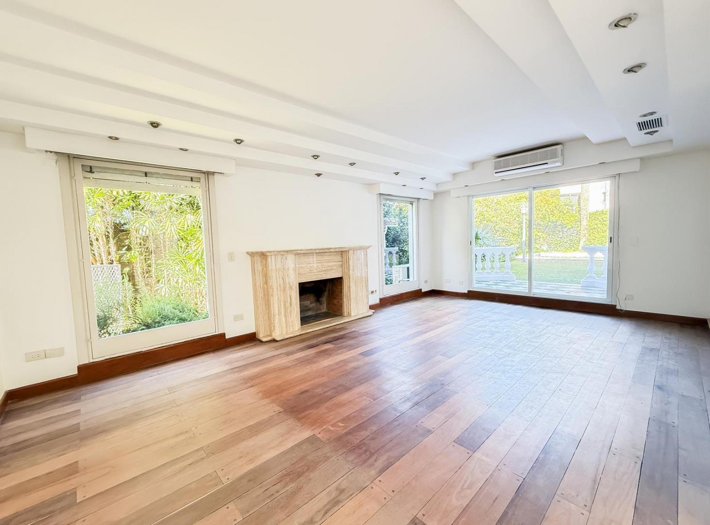 Foto de Casa en Venta, Con Jardín, Pileta y Cochera - Las Lomas de San Isidro, imagen 3
