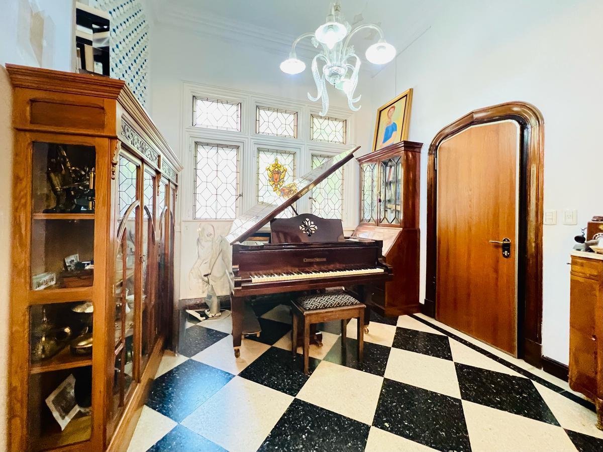 Foto de Excelente Casa en Venta, Con 5 Dormitorios y Pileta - Belgrano, imagen 1