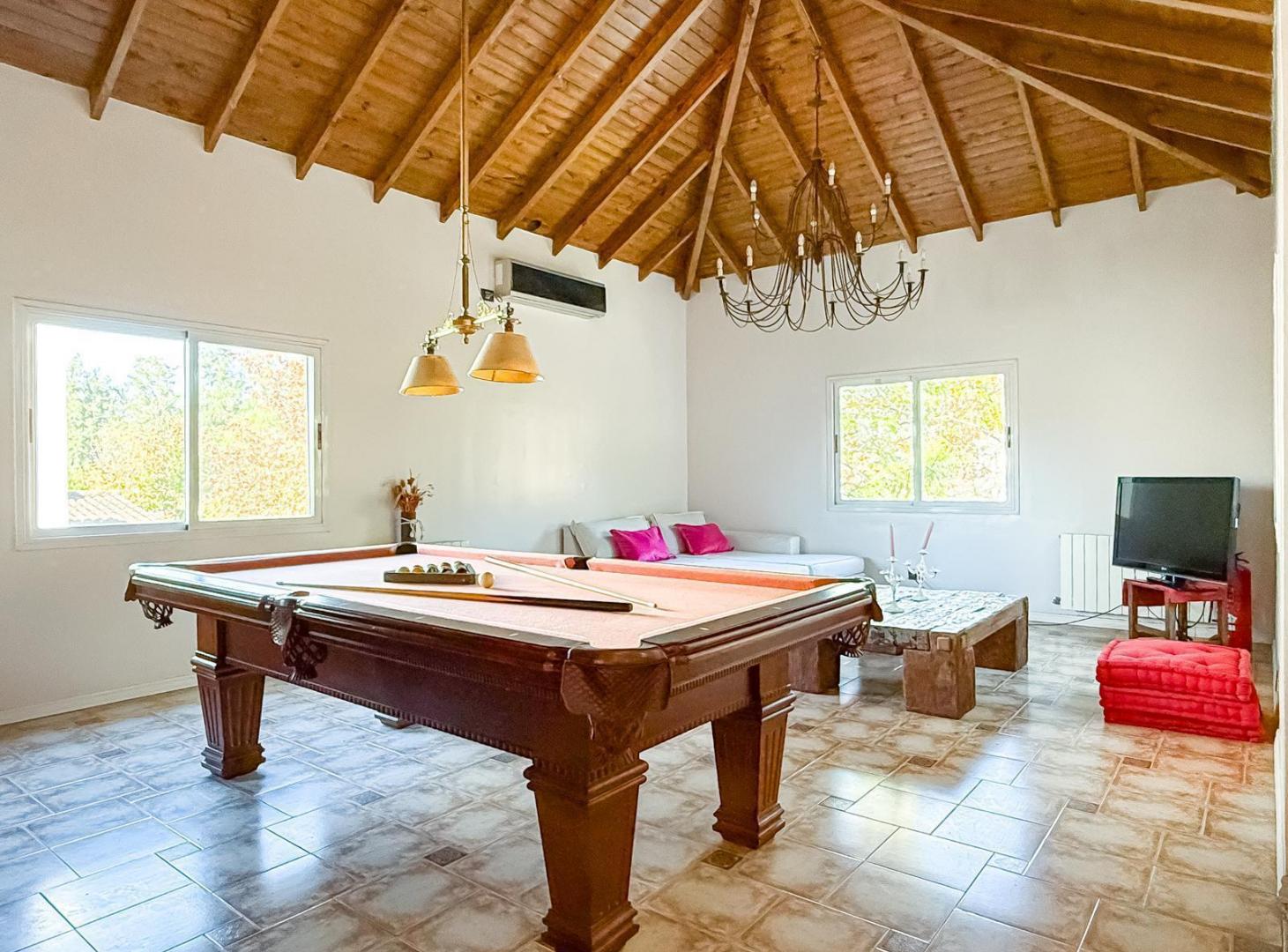 Foto de Estupenda Casa a La Laguna en Alquiler, 3 Plantas, Pileta y Cochera, imagen 5