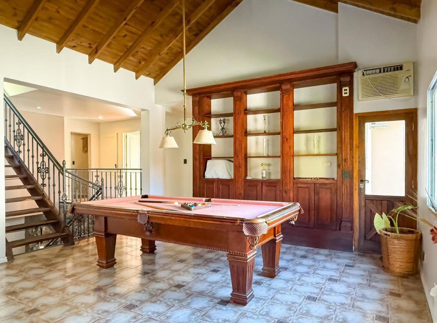 Foto de Estupenda Casa a La Laguna en Alquiler, 3 Plantas, Pileta y Cochera, imagen 2