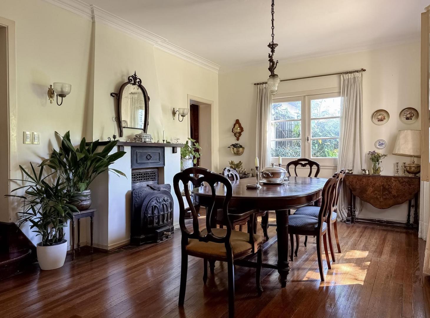 Foto de Casa en Venta de 4 Dormitorios, Con Jardín - Olivos, Vicente López, imagen 1
