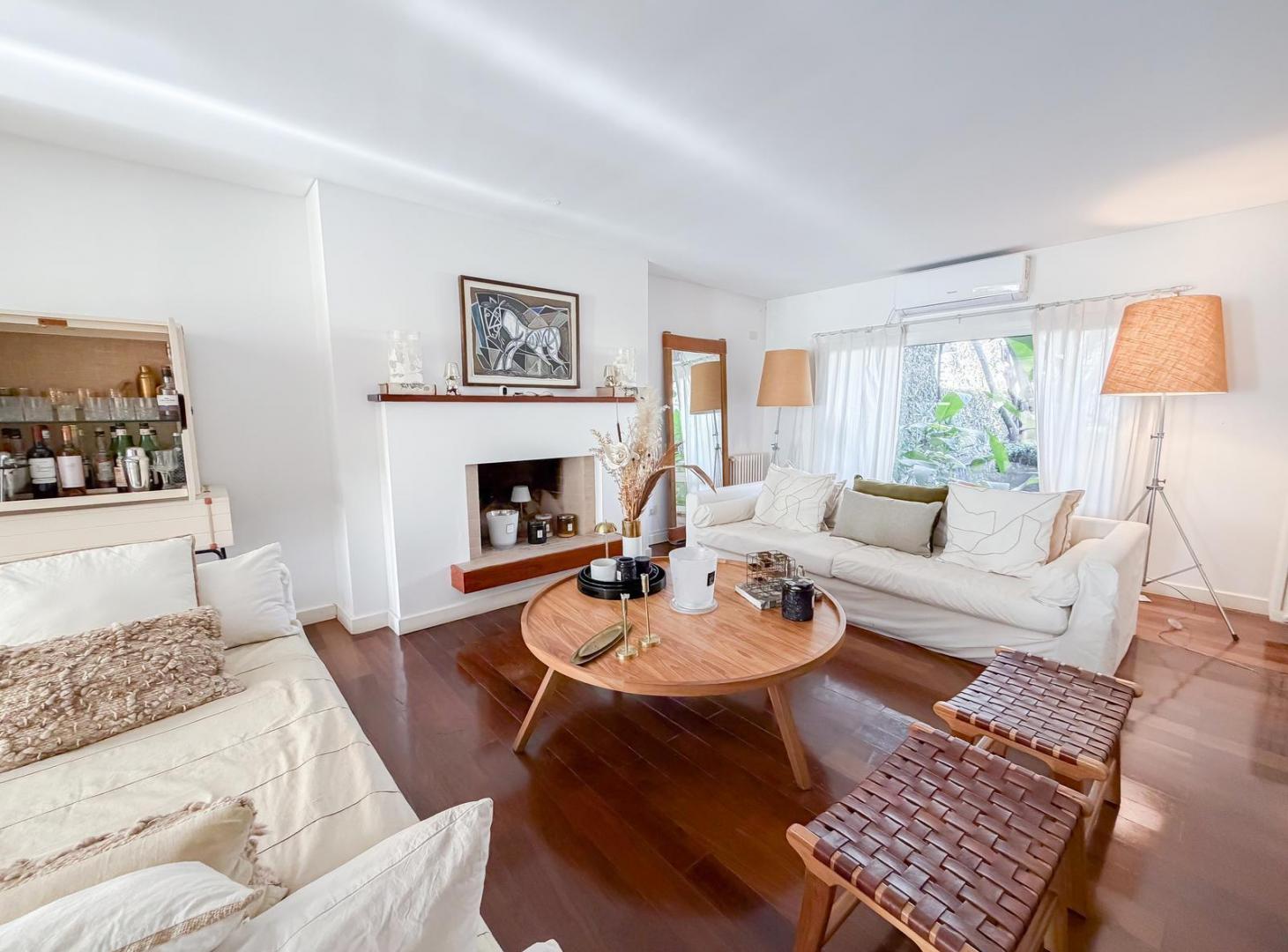 Foto de Casa Amoblada en Alquiler, 3 Dormitorios, Con Jardín - Acassuso, San, imagen 2