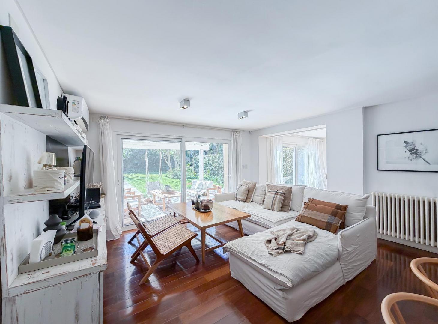 Foto de Casa Amoblada en Alquiler, 3 Dormitorios, Con Jardín - Acassuso, San, imagen 3