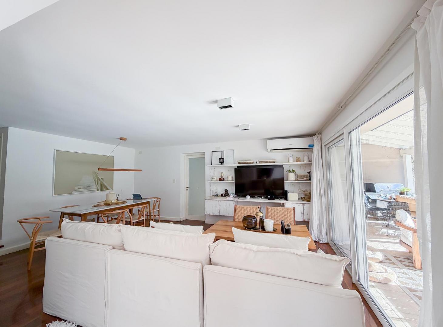 Foto de Casa Amoblada en Alquiler, 3 Dormitorios, Con Jardín - Acassuso, San, imagen 4