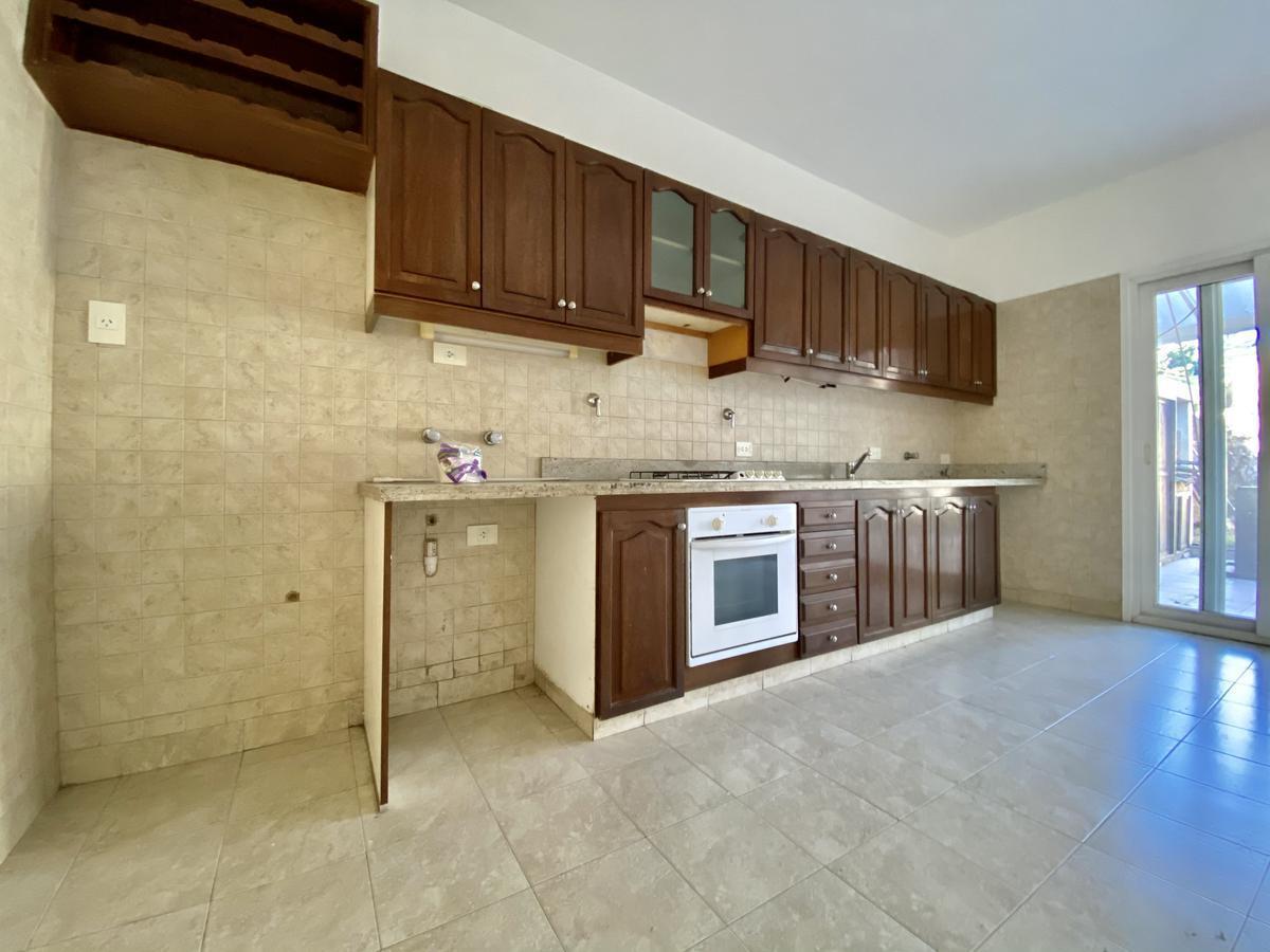 Foto de Excelente Casa de 2 Dormitorios en Alquiler, Con Jardín - Olivos, imagen 2