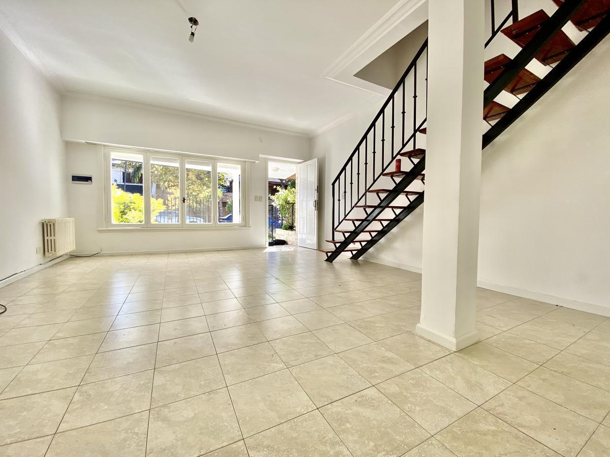 Foto de Excelente Casa de 2 Dormitorios en Alquiler, Con Jardín - Olivos, imagen 5