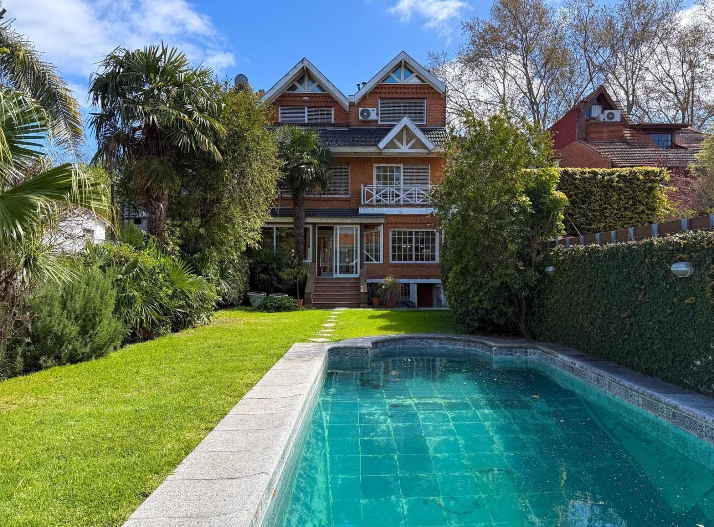 Foto de Casa en Alquiler, 3 Suites, Con Jardín - Martínez, San Isidro, imagen 2