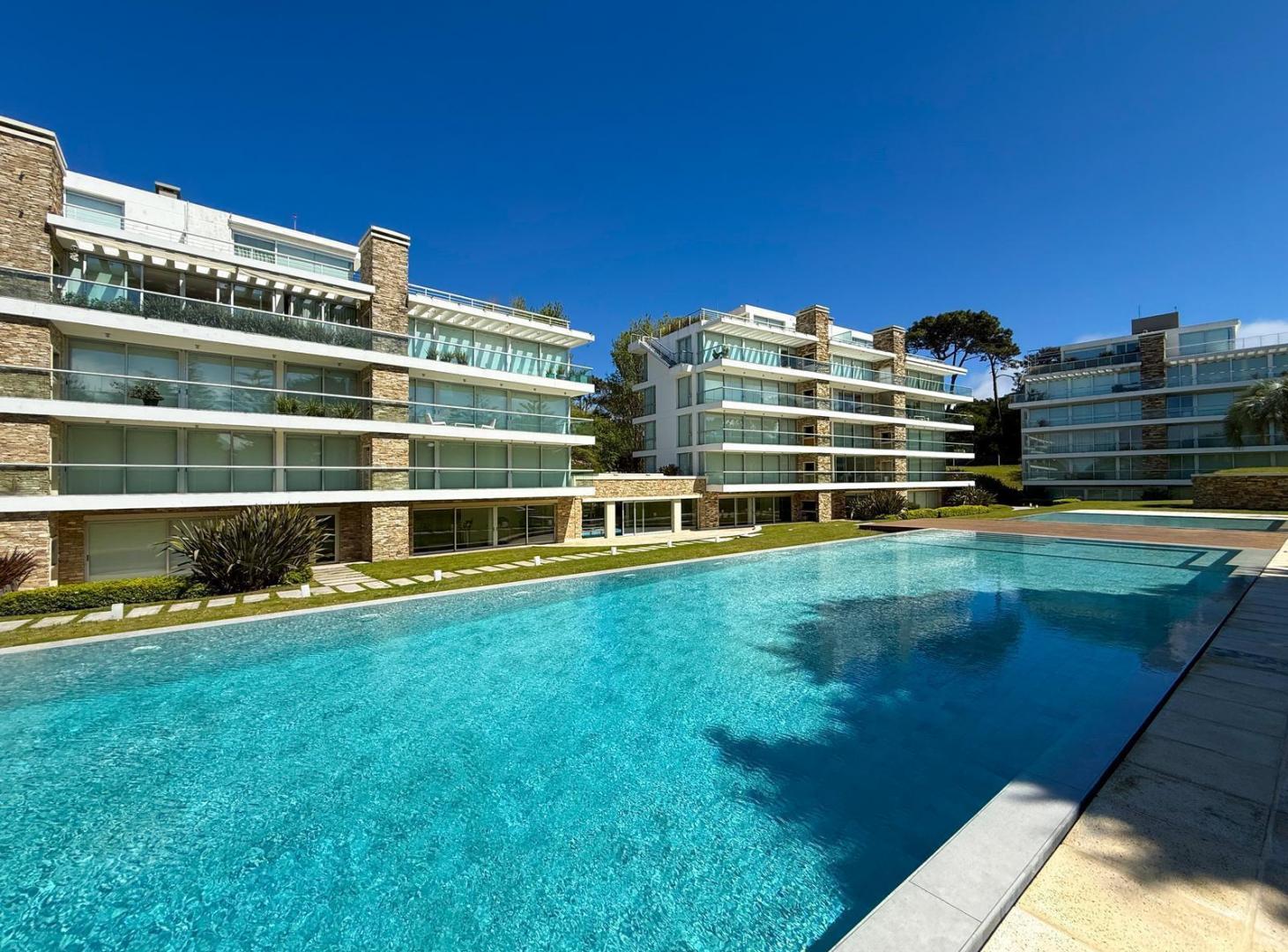 Foto de Departamento en Venta de 3 Ambientes, Con Cochera - Playa Brava, Punta, imagen 2