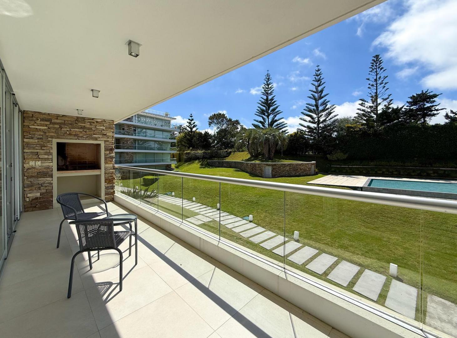 Foto de Departamento en Venta de 3 Ambientes, Con Cochera - Playa Brava, Punta, imagen 3
