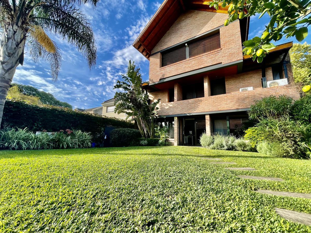 Foto de Espectacular Casa en Venta, 9 Ambientes, Moderna y Funcional! en, imagen 2