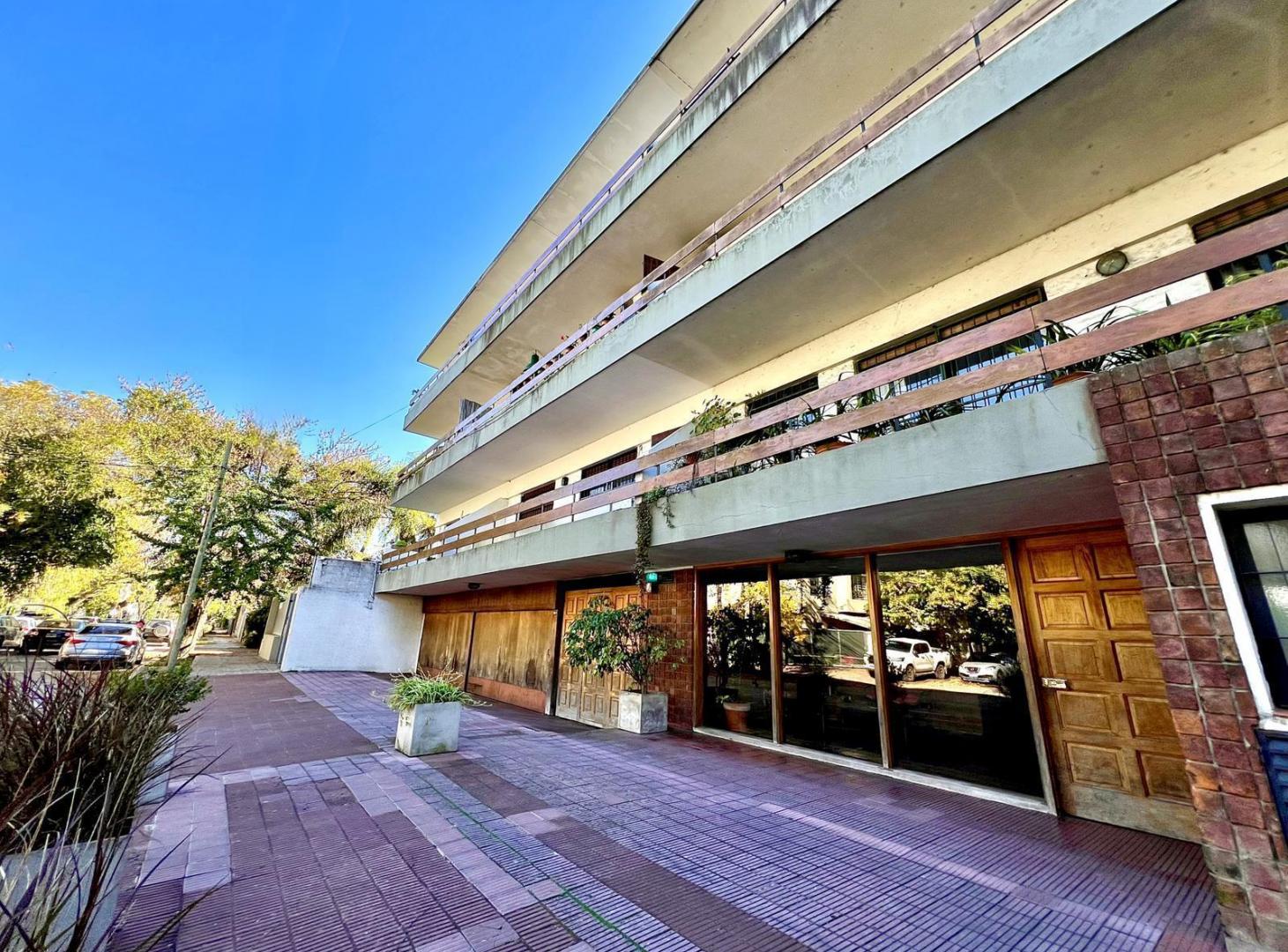 Departamento en Venta de 2 Ambientes, Con Cochera - Acassuso, San Isidro