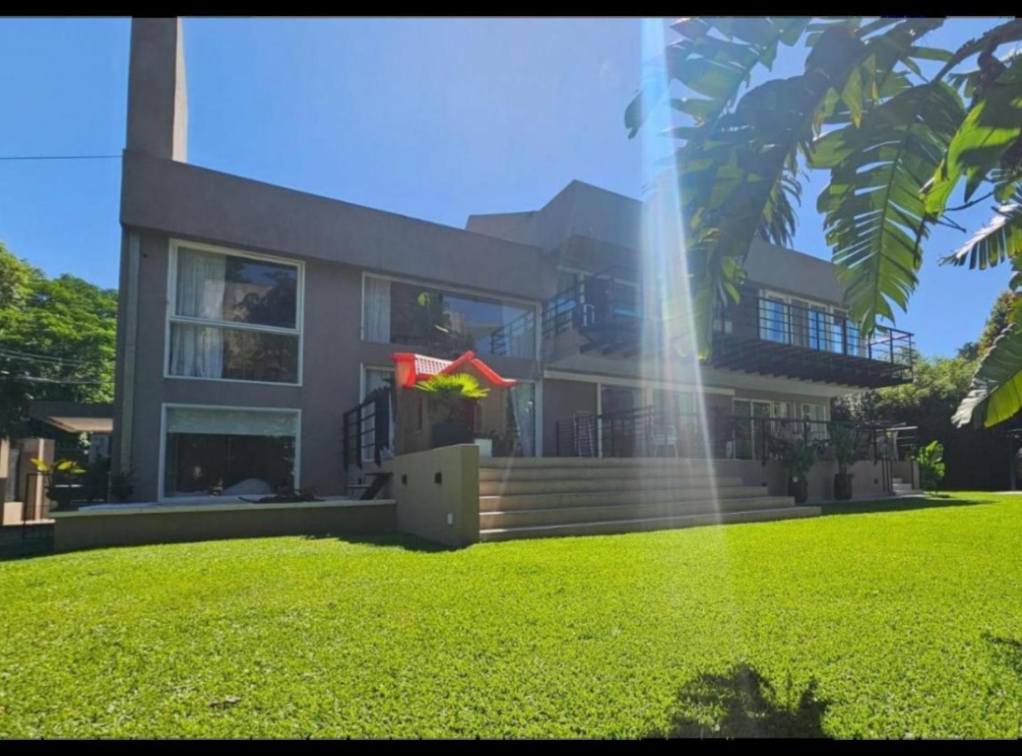Foto de Casa en Venta, 2 Plantas Con Jardín, Pileta y Cochera - Martínez, imagen 5