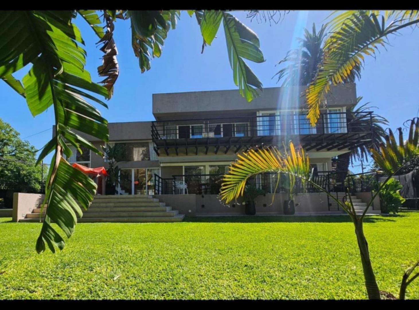 Foto de Casa en Venta, 2 Plantas Con Jardín, Pileta y Cochera - Martínez, imagen 4