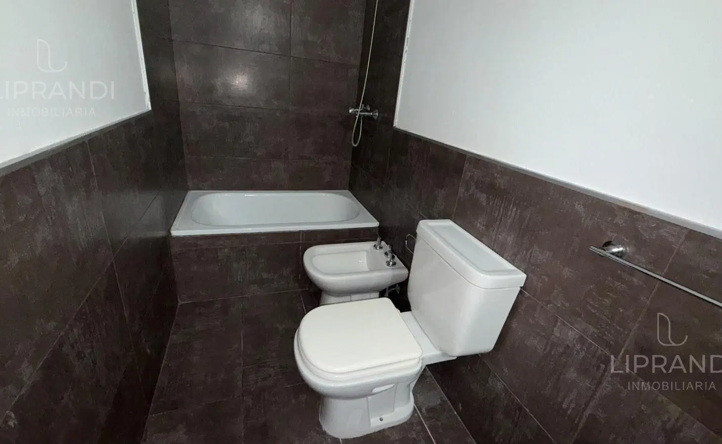 DUPLEX - FRENTE AL PARQUE SARMIENTO - 2 BALCONES  - EXCELENTE VISTA 4