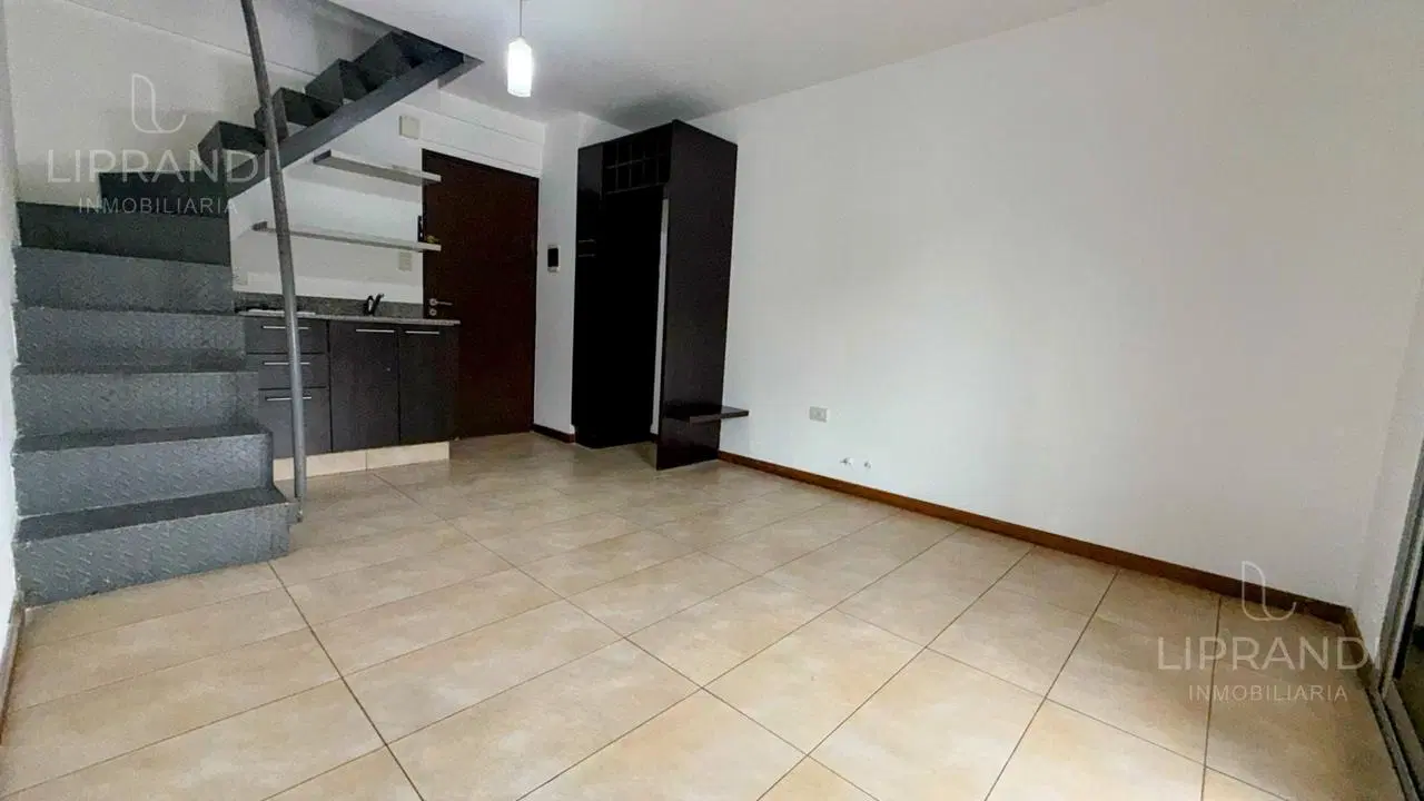DUPLEX - FRENTE AL PARQUE SARMIENTO - 2 BALCONES  - EXCELENTE VISTA 2