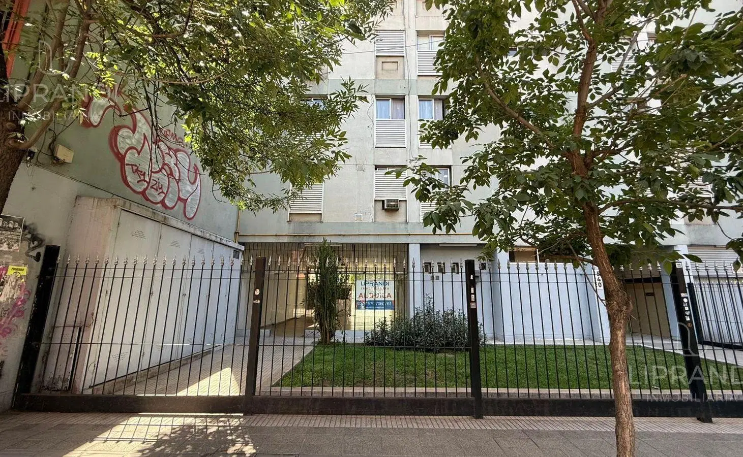 LOCAL COMERCIAL - PLANTA LIBRE - DOBLE INGRESO CON SEGURIDAD 3