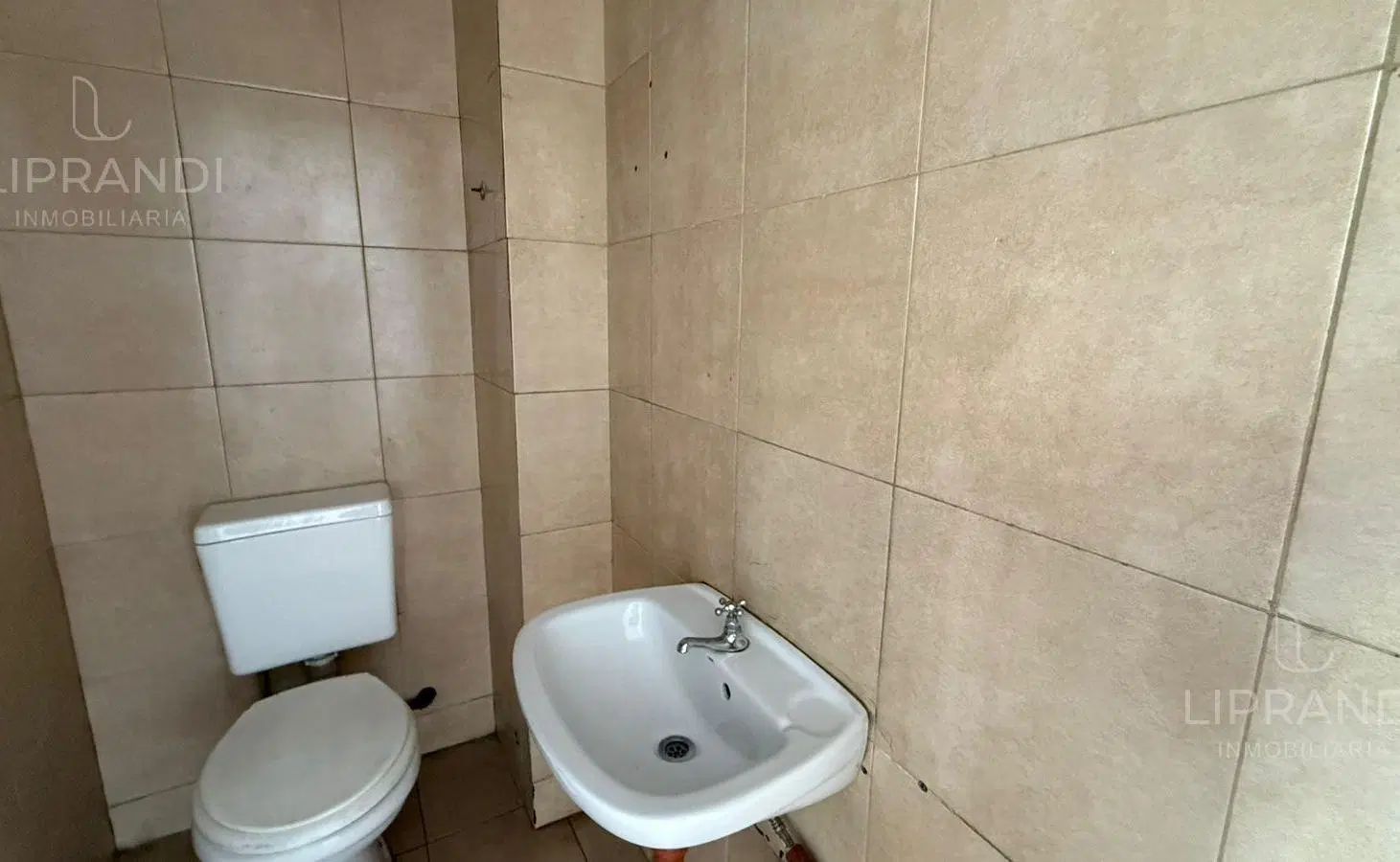 LOCAL COMERCIAL - PLANTA LIBRE - DOBLE INGRESO CON SEGURIDAD 4