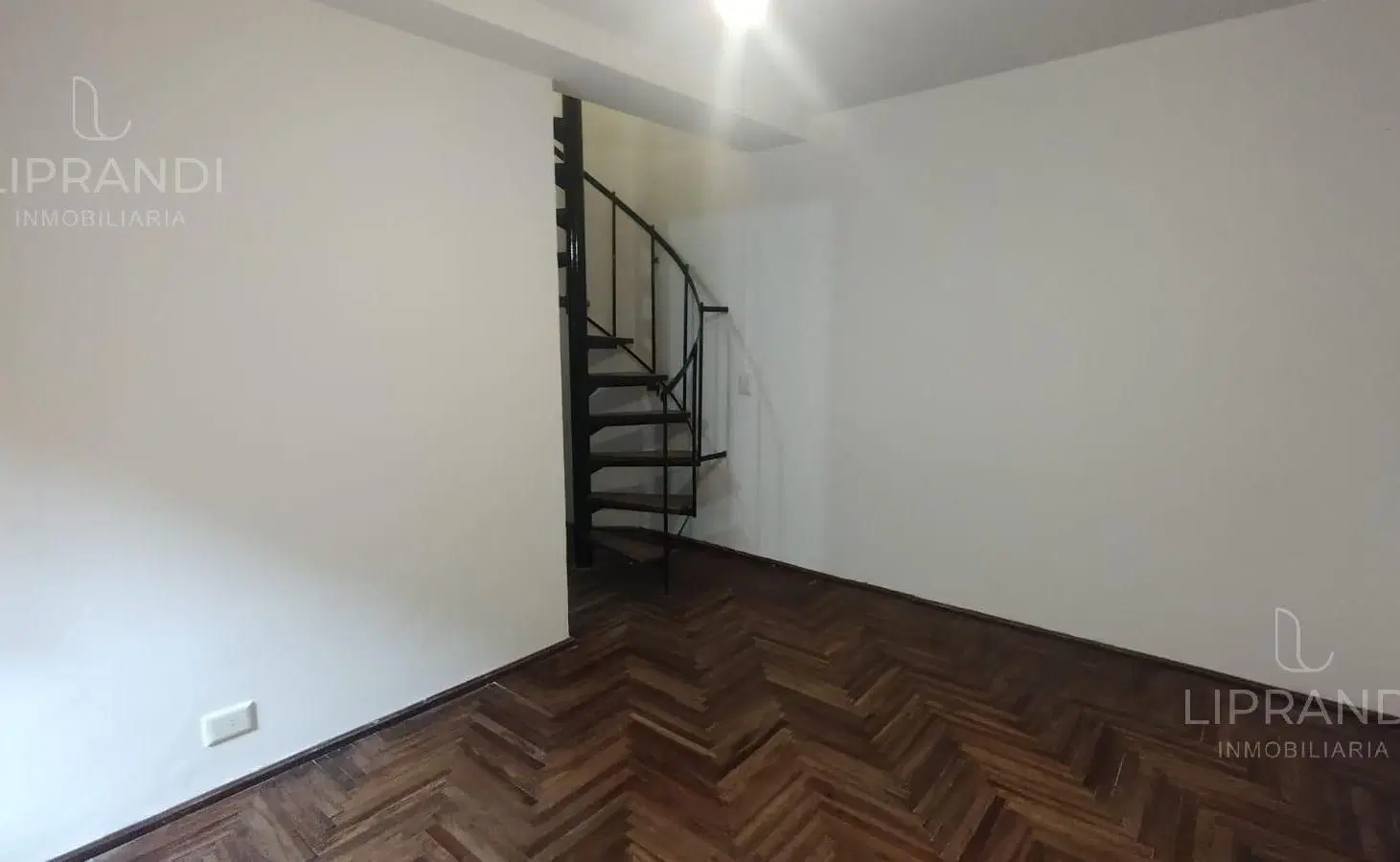 DUPLEX MTRS PLAZA COLON - EXPENSAS BAJAS - AMBIENTES LUMINOSOS - 3
