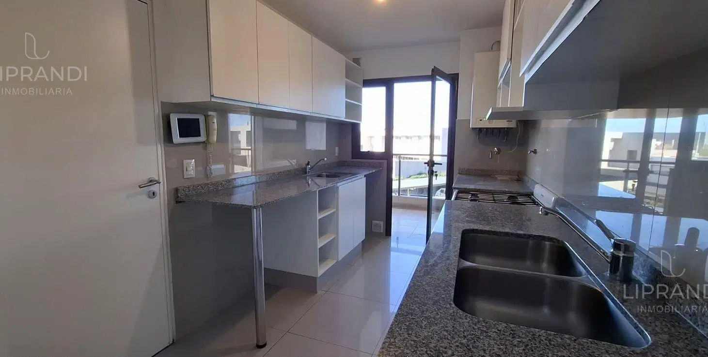 DE CATEGORIA - 2 DORMITORIOS - BALCON C/ ASADOR PROPIO - AMENITIES y COCHERA 4