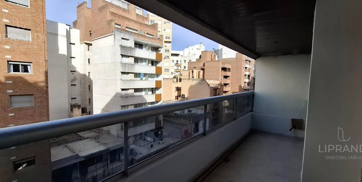 AMPLIO BALCON - FACIL ACCESO A CIUDAD UNIVERSITARIA - AMBIENTES LUMINOSOS 3