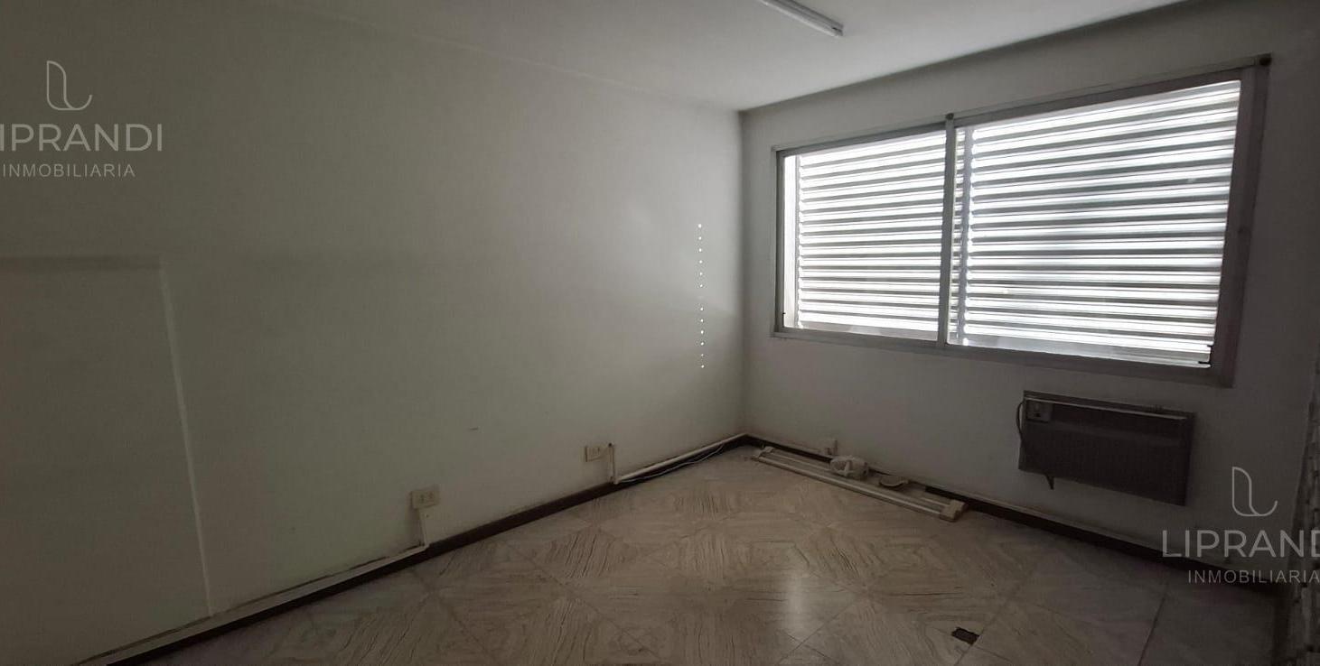 Foto de 200 M2 TOTALES - GALPON - OFICINAS y LOCAL - EXCELENTE UBICACION, imagen 2