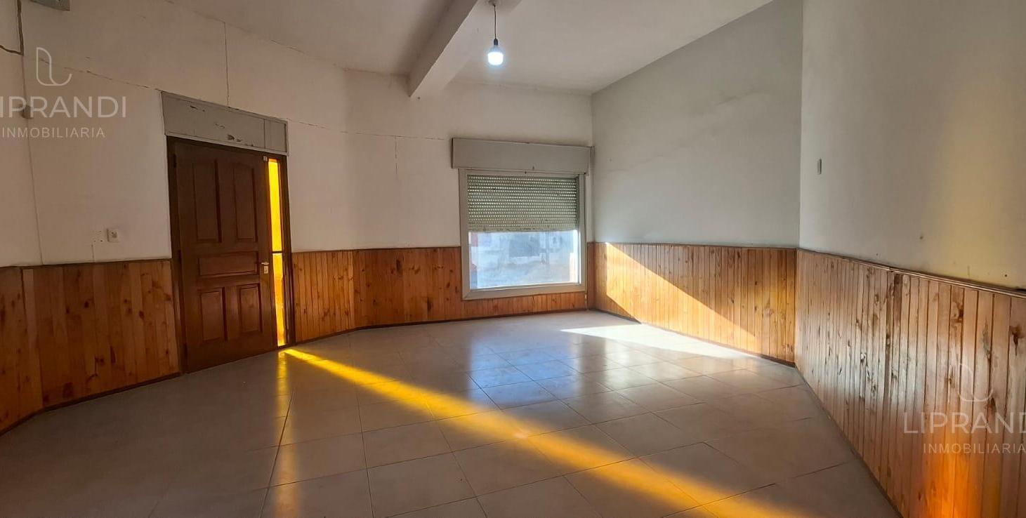 Foto de 200 M2 TOTALES - GALPON - OFICINAS y LOCAL - EXCELENTE UBICACION, imagen 5
