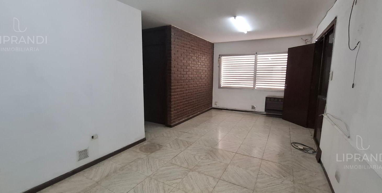 Foto de 200 M2 TOTALES - GALPON - OFICINAS y LOCAL - EXCELENTE UBICACION, imagen 4