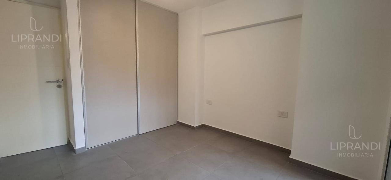 Foto de DUPLEX C/ TERRAZA PROPIA Y BALCON - MTRS PARQUE SARMIENTO - EXPENSAS, imagen 5