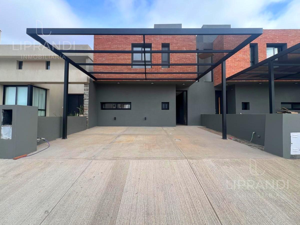 Foto de A ESTRENAR - POSESION INMEDIATA -COCHERA - PATIO - GALERIA y ASADOR, imagen 5