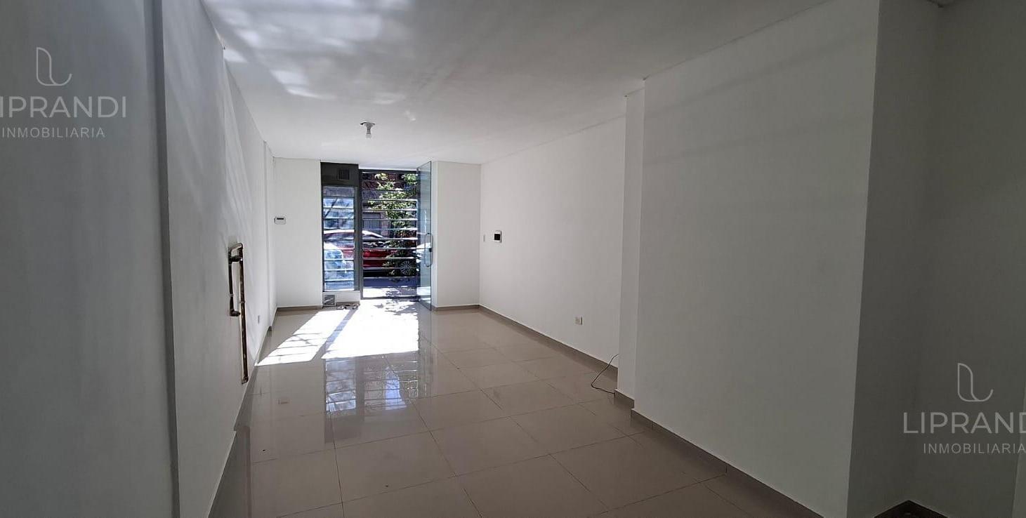 Foto de EXPENSAS BAJAS - LOCAL S/ GAS - 30 M2 - MUY LUMINOSO - BUENA UBICACION, imagen 5