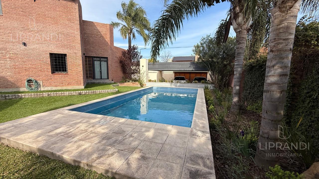 Foto de APTO CREDITO - MTRS EMILIO LAMARCA - QUINCHO - PATIO - PILETA - COCHERA, imagen 1