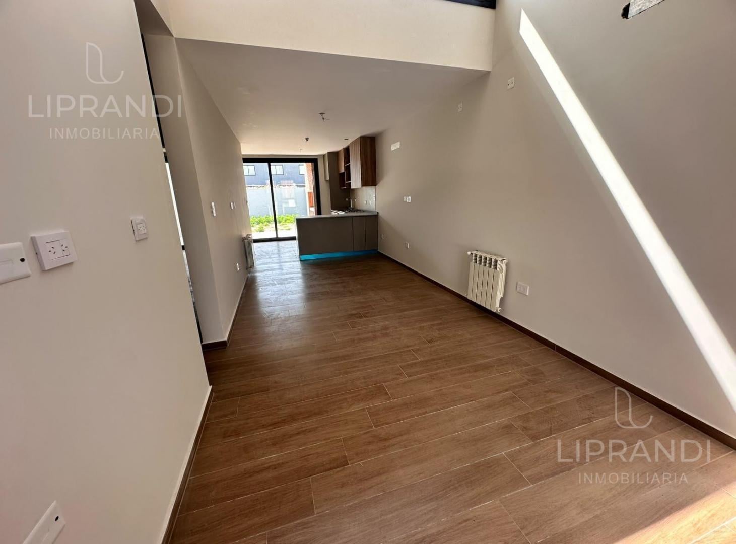 Foto de DOCTA BOULEVARD - DUPLEX PLANTA BAJA - LOTE CENTRAL - A ESTRENAR, imagen 3