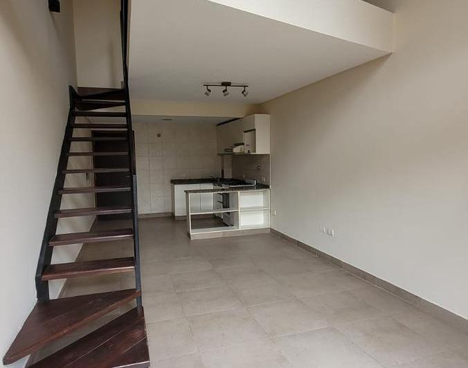 Hermoso Departamento 1Dorm con patio en Barrio Norte 3