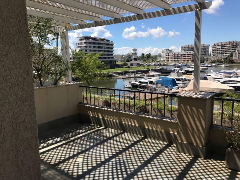 EN VENTA con renta espectacular 2 ambientes amoblado al rio en Terrazas de la Bahia 1, Nordelta