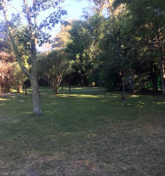 Muy linda casa con dos terrenos a la venta en La Lonja.