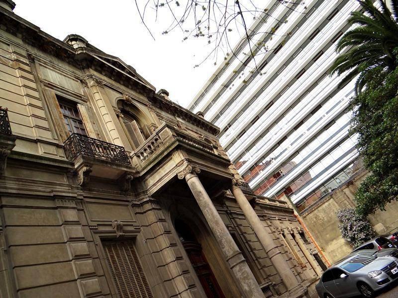 Basavilbaso y Arenales. Espectacular Casa. Emblemática 1