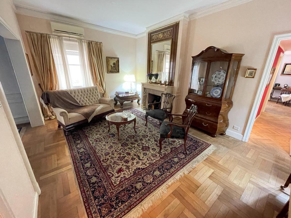 Av Alvear a m del Hotel Alvear, Impecable, Frances Cochera 3