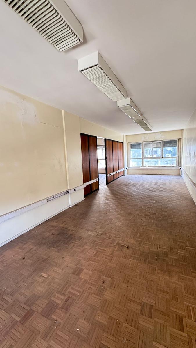 Av Belgrano y Chacabuco Oficina en Venta 4