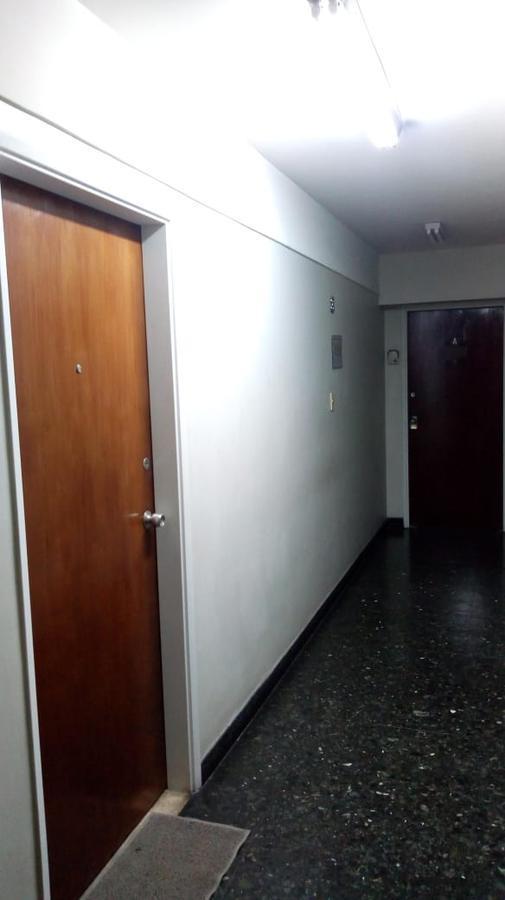 Cerrito Al 200. Al Frente, 2 Oficinas Unidas, Buena Vista y Luz 4