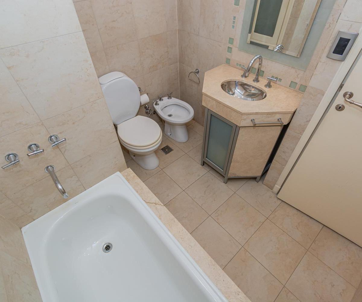Av Callao - Vicente Lopez 3 Dorm. con Balcon Terraza Vista Abierta, Cochera y Baulera, Recolet 3