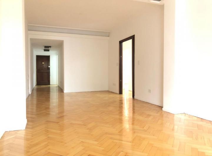 Semipiso en  venta de 4 ambientes con cochera en Belgrano 4