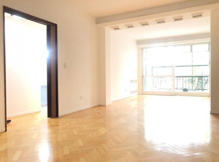Semipiso en  venta de 4 ambientes con cochera en Belgrano 3