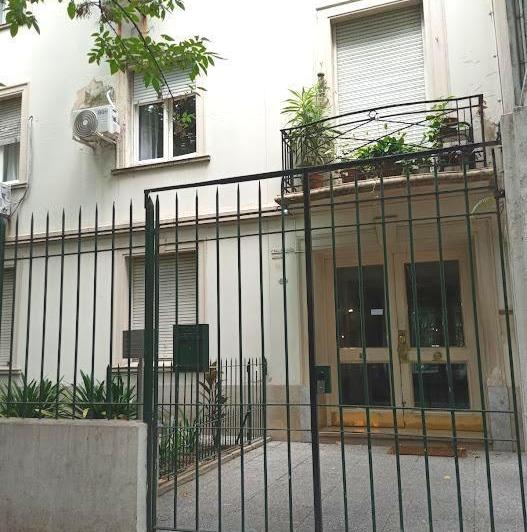 Departamento en  alquiler antiguo 1 gran ambiente al frente, balcon 1